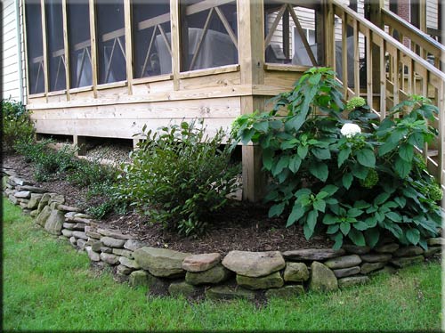 image023